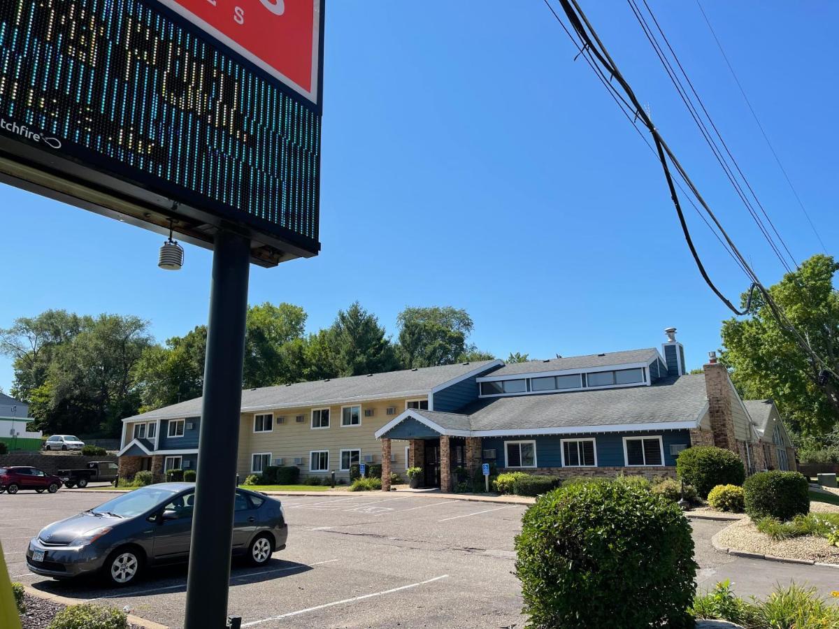 Nichols Inn & Suites Hastings 外观 照片