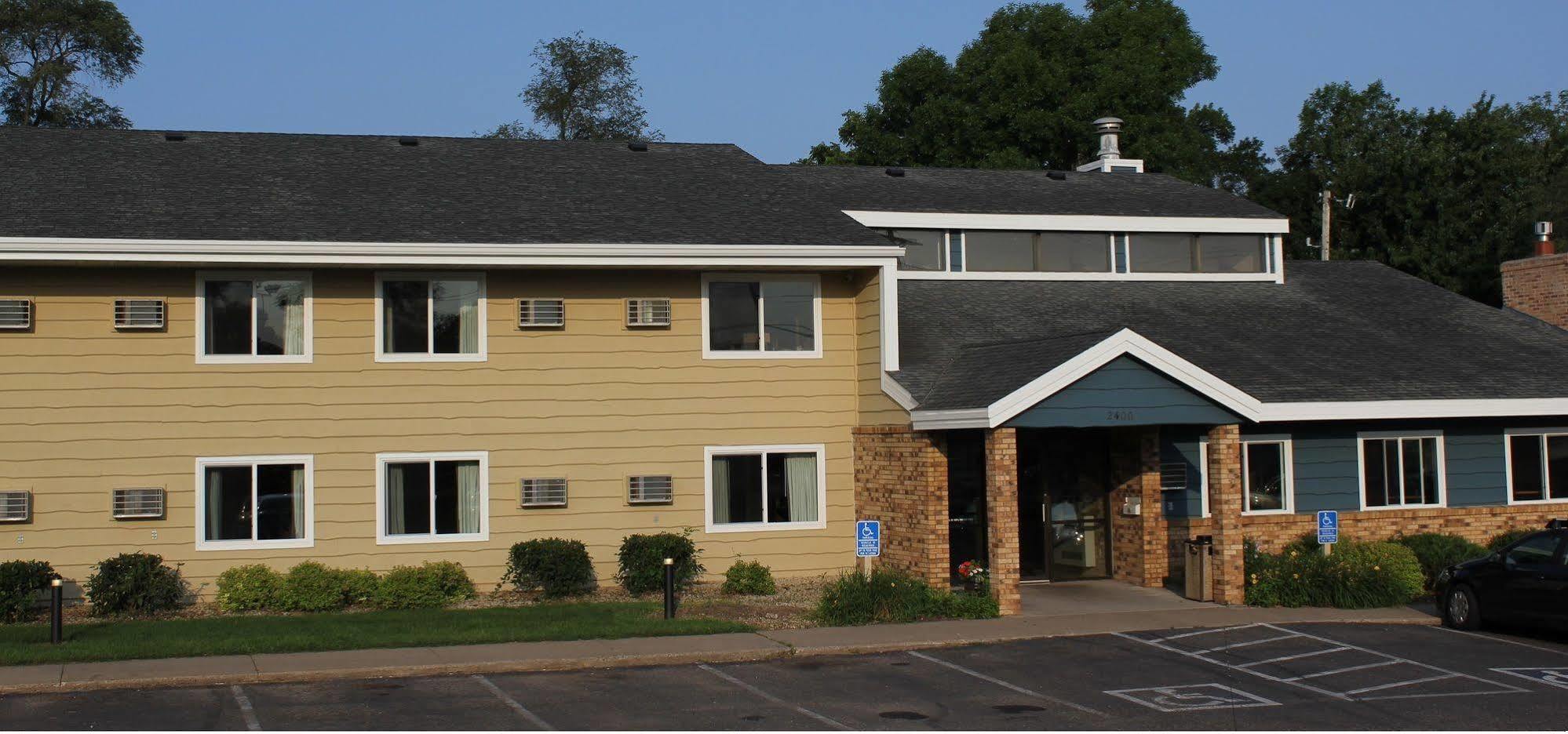 Nichols Inn & Suites Hastings 外观 照片